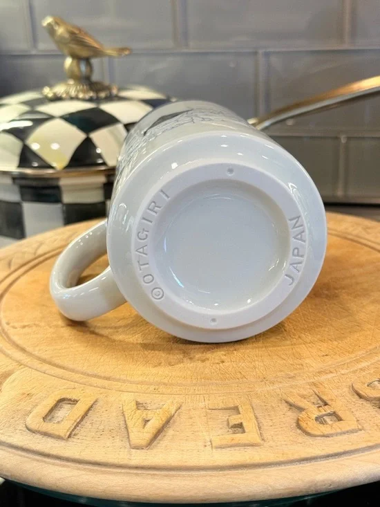 Vintage OTAGIRI Blue and White Stoneware Cat Pattern Mug - Picture 12 of 16